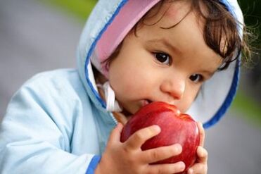 het eten van ongewassen fruit als oorzaak van parasitaire infecties