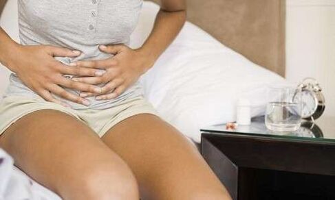 buikpijn kan de oorzaak zijn van de aanwezigheid van parasieten in het lichaam